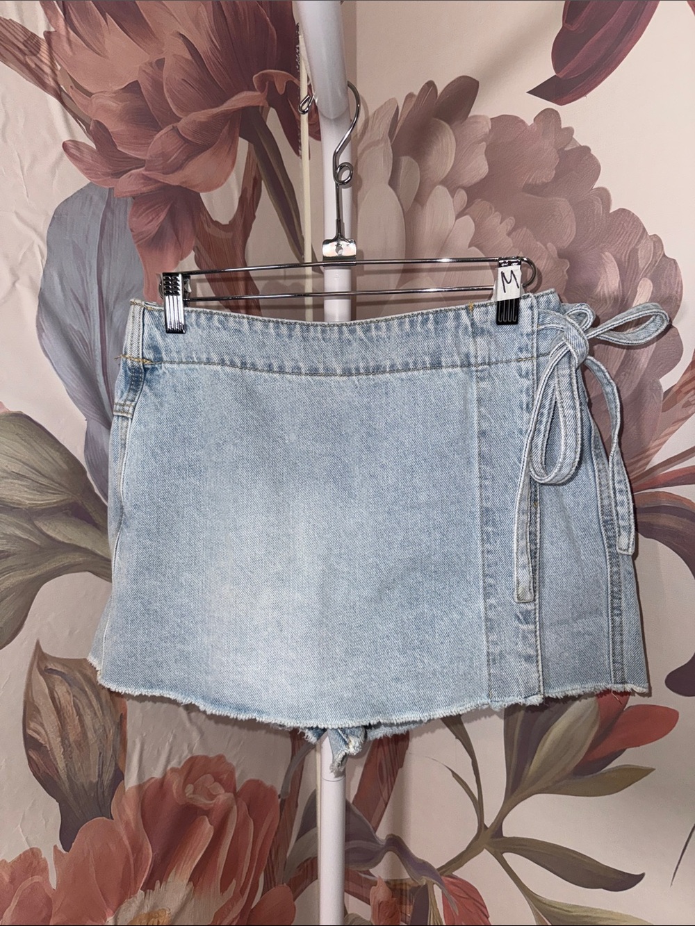 Altar’d State Dylan Side Tie Denim Skort - Medium - Picture 6 of 8
